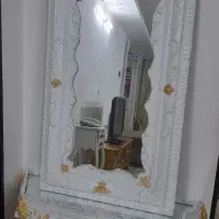 آینه قدی به همراه میز