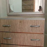 کمد ارایشی و لباس