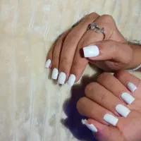 کاشت ناخن و مژه