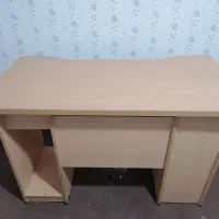 فروش 2 میز کامپیوتر. نهار خوری