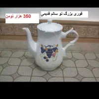 ۴ عدد قوری چینی وکتری فلز قیمت مناسب|قوری، کتری، قهوه‌ساز دستی|قزوین, |دیوار