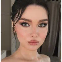 مدل میکاپ هستم