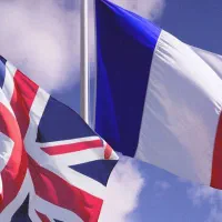آموزش زبان انگلیسی و فرانسوی