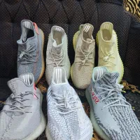 کفش های ییزی سایز۴۳/۴۴