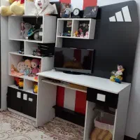 میز تحریر و ویترین اسباب بازی یا کتاب|میز تحریر و کامپیوتر|دامغان, |دیوار