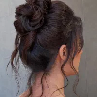 شنیون فقط و فقط ۴۰۰|خدمات آرایشگری و زیبایی|فولادشهر, C4|دیوار