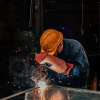 جوشکاری و برقکاری سیار