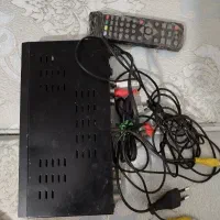 دجیتال تلویزیون قدیم به همراه کنترل تلویزیون