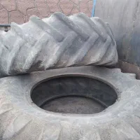 یک جفت لاستیک تراکتور