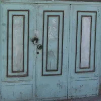 درب حیاط سه لنگه