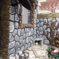 سیمان کاری سیاه و سفید طرح سنگ و درخت شن و سیمانی