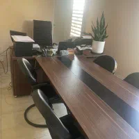 فروش فوری میز و صندلی شرکت به دلیل مهاجرت