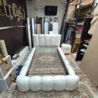 تخت پفکی کینگ دکوراتیک|تخت و سرویس خواب|مشهد, زمرد|دیوار