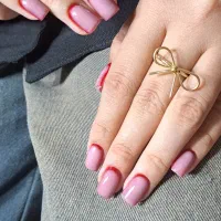 کاشت ناخن و مژه