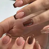 خدمات کاشت ناخن