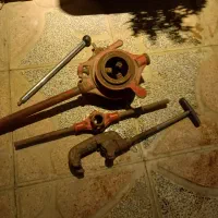 * حدیده دستی و گیره *