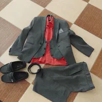 کت و شلوار و کفش و پیراهن