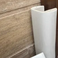 روشویی تمیز در حد نو|لوازم سرویس بهداشتی|کیش, |دیوار