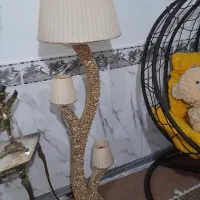 آباژور ایستاده