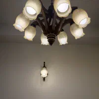 لوستر ۸ شعله با دیوارکوب