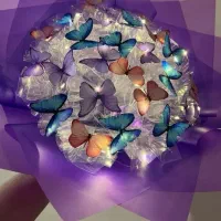 گل پروانه ای چراغ دار و روبانی