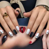 کاشت ناخن با طراحی رایگان