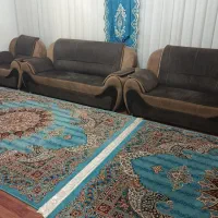 یکدست مبل هفت نفره وچهارعدفرش شش متری ۷۰۰شانه