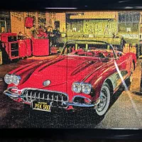 ماشین در گاراژ قدیمی