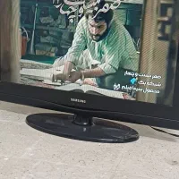 تلویزیون سامسونگ اصل کره 32اینچ ومیز شیشه ای