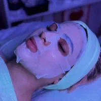 اسکین تراپیست.فیشیال پوست با توجه به مشکل|خدمات آرایشگری و زیبایی|نهاوند, |دیوار