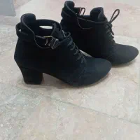 کفش نیم بوت زنانه در حد نو