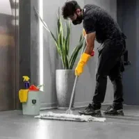 استخدام نظافتچی در کارگاه ساختمانی