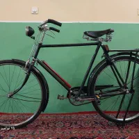 دوچرخه 28 قدیمی رالی یا لاله