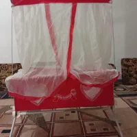 گهواره همراه پشه بند در حد نو