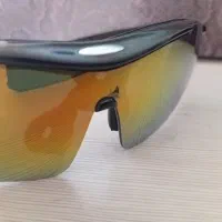 عینک ورزشی اوکلی Oakley