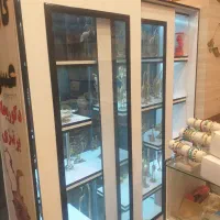 قفسه ویترین و پیشخوان همگی جنس ام دی اف|کتابخانه، شلف، قفسه‌های دیواری|اسدآباد, |دیوار