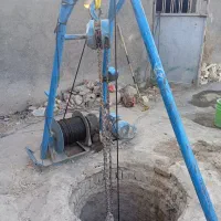 خدمات چاه عمیق و نیمه عمیق  دستی حفاری