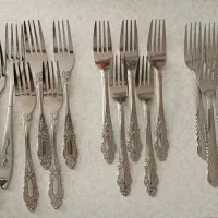 تعدادی چنگال نو