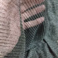 روسری شیک پلیسه ای ، زیبا ، براق و کاملا نو