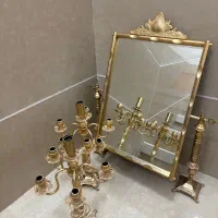 آیینه و شمعدان قدیمی