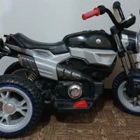 موتور شارژی کارکرده|اسباببازی بچه|اصفهان, باغ فدک|دیوار