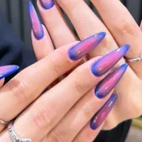کاشت ناخن و کلیه ی خدمات سالنی