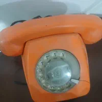 تلفن رومیزی قدیمی