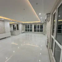 ۱۷۰ متر اپارتمان/ نوساز/  چسبیده به مترو/ سه نبش