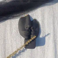 مجسمه نیمه صورت