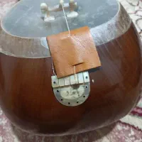 تاروسه‌تار|سازهای سنتی|شیراز, بعثت|دیوار
