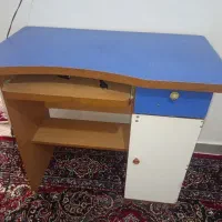 میز کامپیوتر و هم میز تحریر