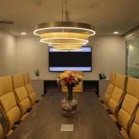 بدون-اجاره-کردن-دفترکار-از-اتاق-جلسات-استفاده-کن