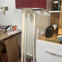 اباژور ایستاده