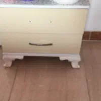 تخت دونفره سفید کاملا تمیز وسالم